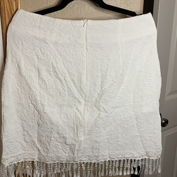 Floral jacquard mini skirt with tassels NEW - Picture 2 of 6